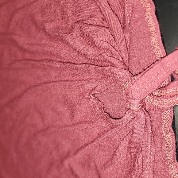 Dirtee Laundry Wine Colored Tie Front Short Sleeve Tee Sz 2X - Picture 6 of 8